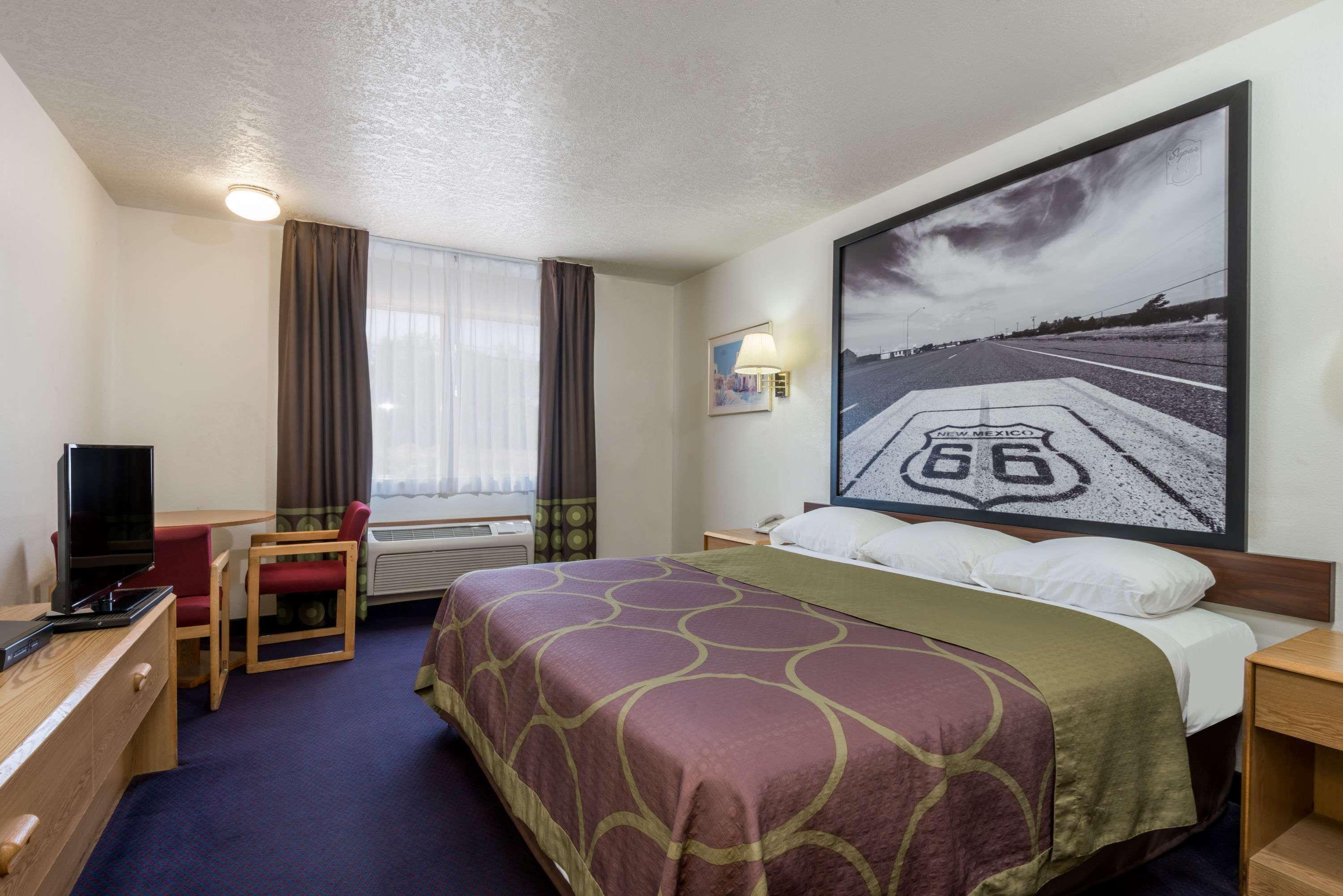 Super 8 By Wyndham Hotel Bernalillo